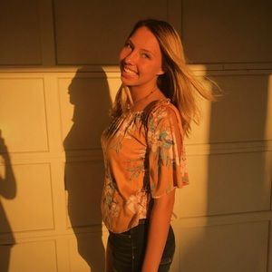 Yellow billabong top